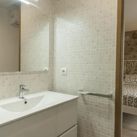 דירה Lets Holidays Loft In The Center Of Tossa *