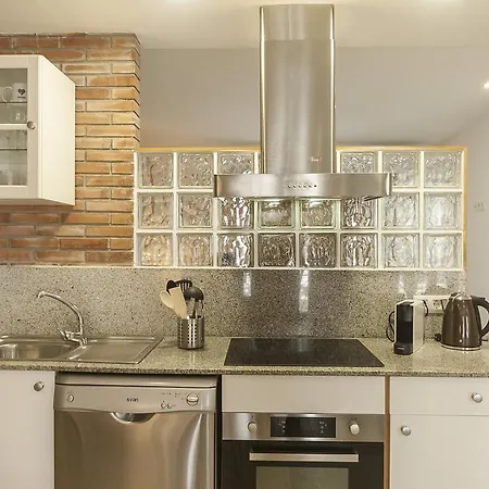 דירה Lets Holidays Loft In The Center Of Tossa טוסה דה מאר