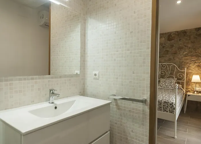 Апартаменты Lets Holidays Loft In The Center Of Tossa *