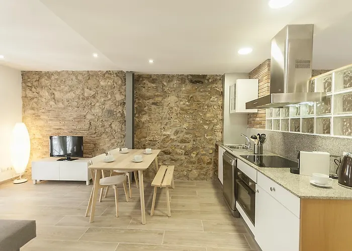 Апартаменты Lets Holidays Loft In The Center Of Tossa Тосса-де-Мар