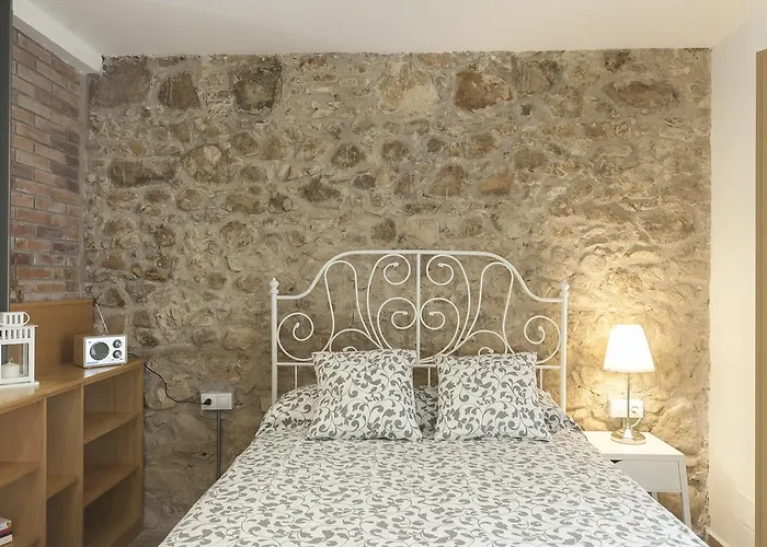 Lets Holidays Loft In The Center Of Tossa Апартаменты *
