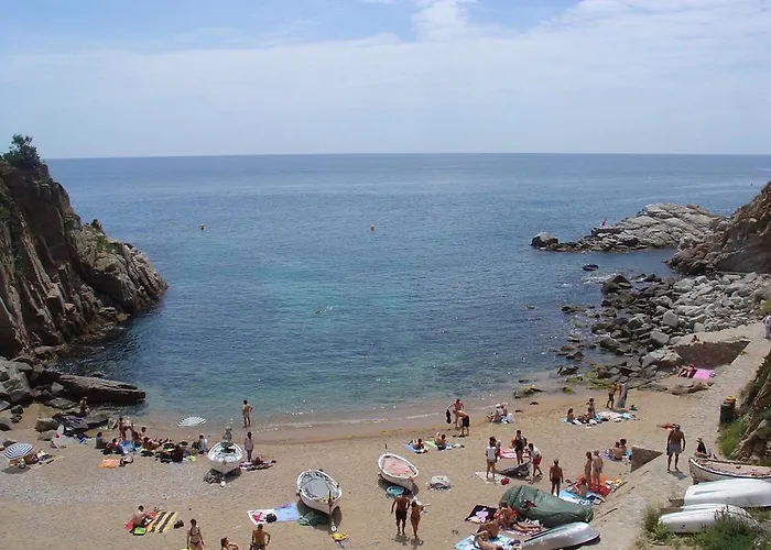 Lets Holidays Loft In The Center Of Tossa Апартаменты *